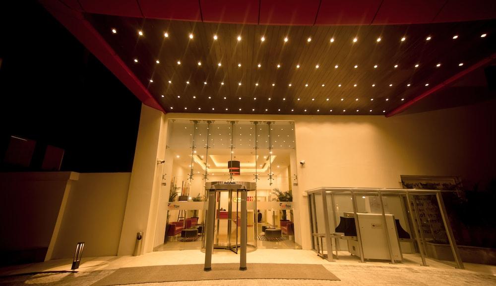 Red Fox By Lemon Tree Hotels, Sector 60, Gurugram Gurgaon Exterior photo